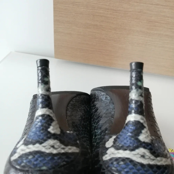 Stuart Weitzman Green Blue Snake Print Leather Pointed Toe 3.5" Heels 9.5 - Picture 13 of 17